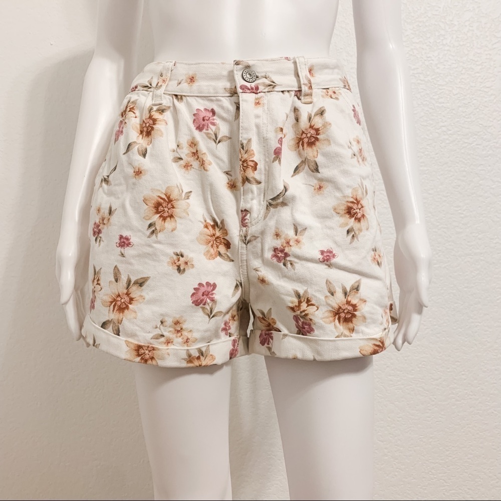 American Eagle White Floral High Waist Mom Shorts
